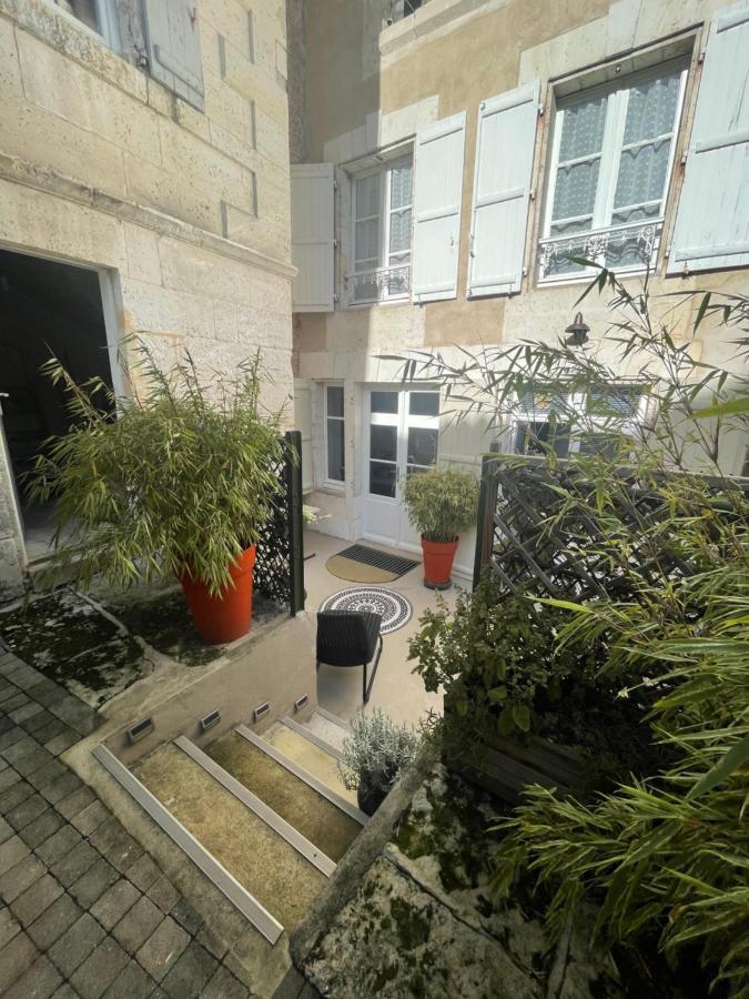 Auberge Du Boisne Villebois-Lavalette Exterior foto